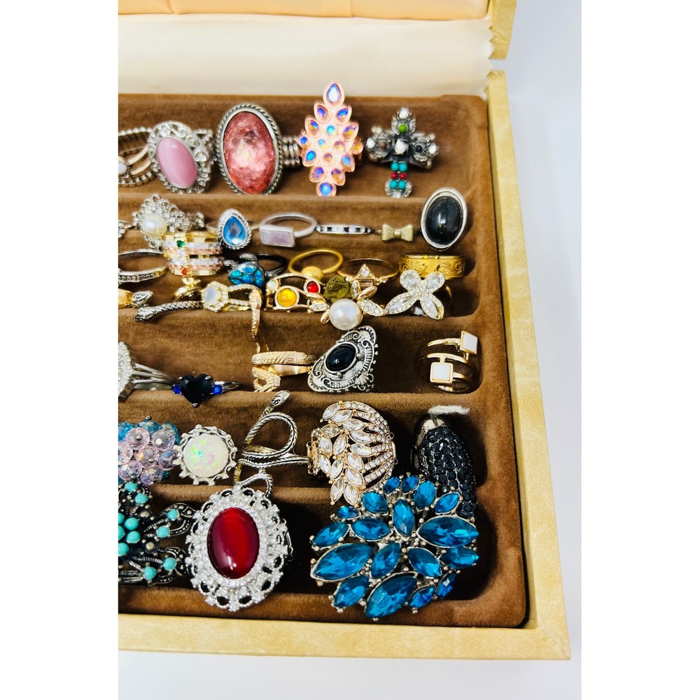 Vintage & Modern Gold & Silver Tone Assortment Fashion Statement Rings Lot of 85 - Picture 9 of 16